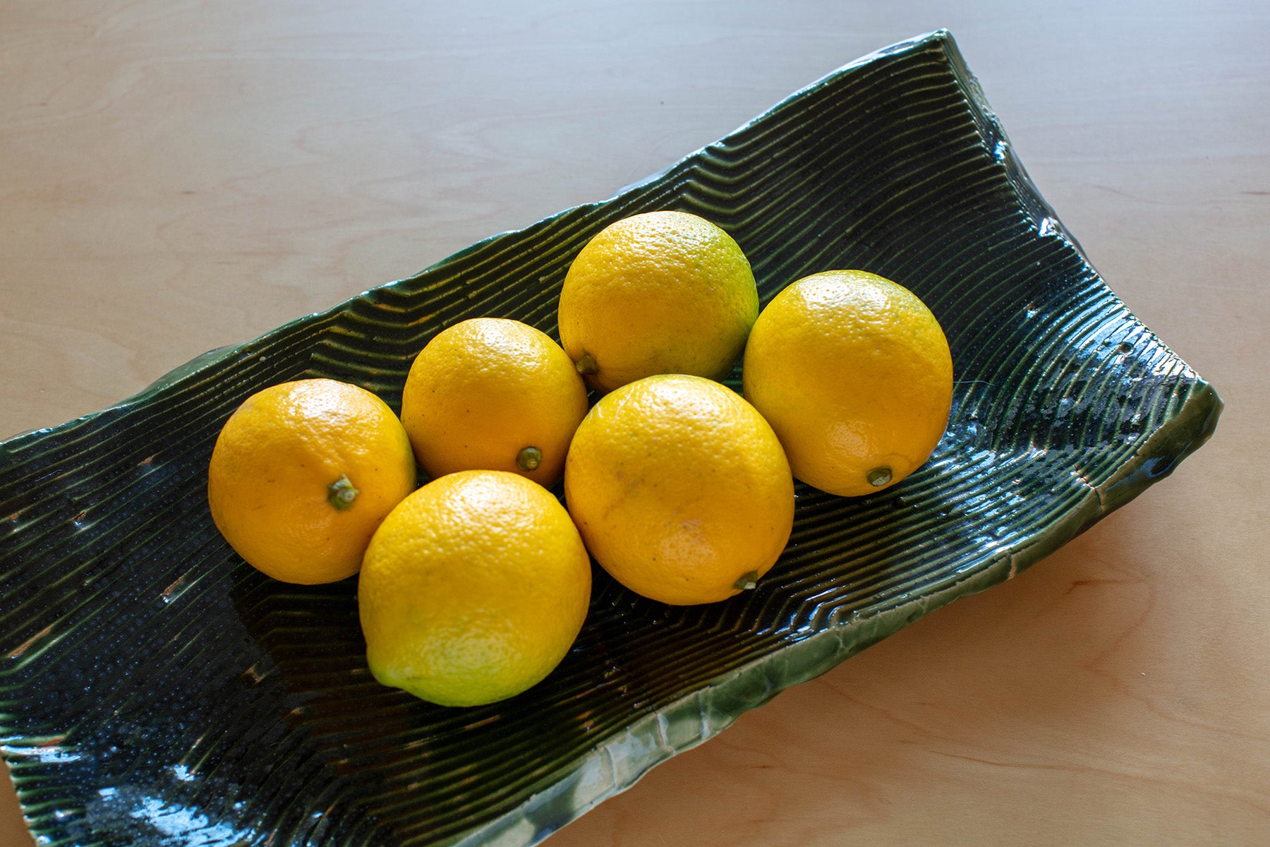 【神奈川県／自然園いしわた農場】爽やかな酸味と豊富な果汁。様々な料理に万能は柑橘、マイヤーレモン